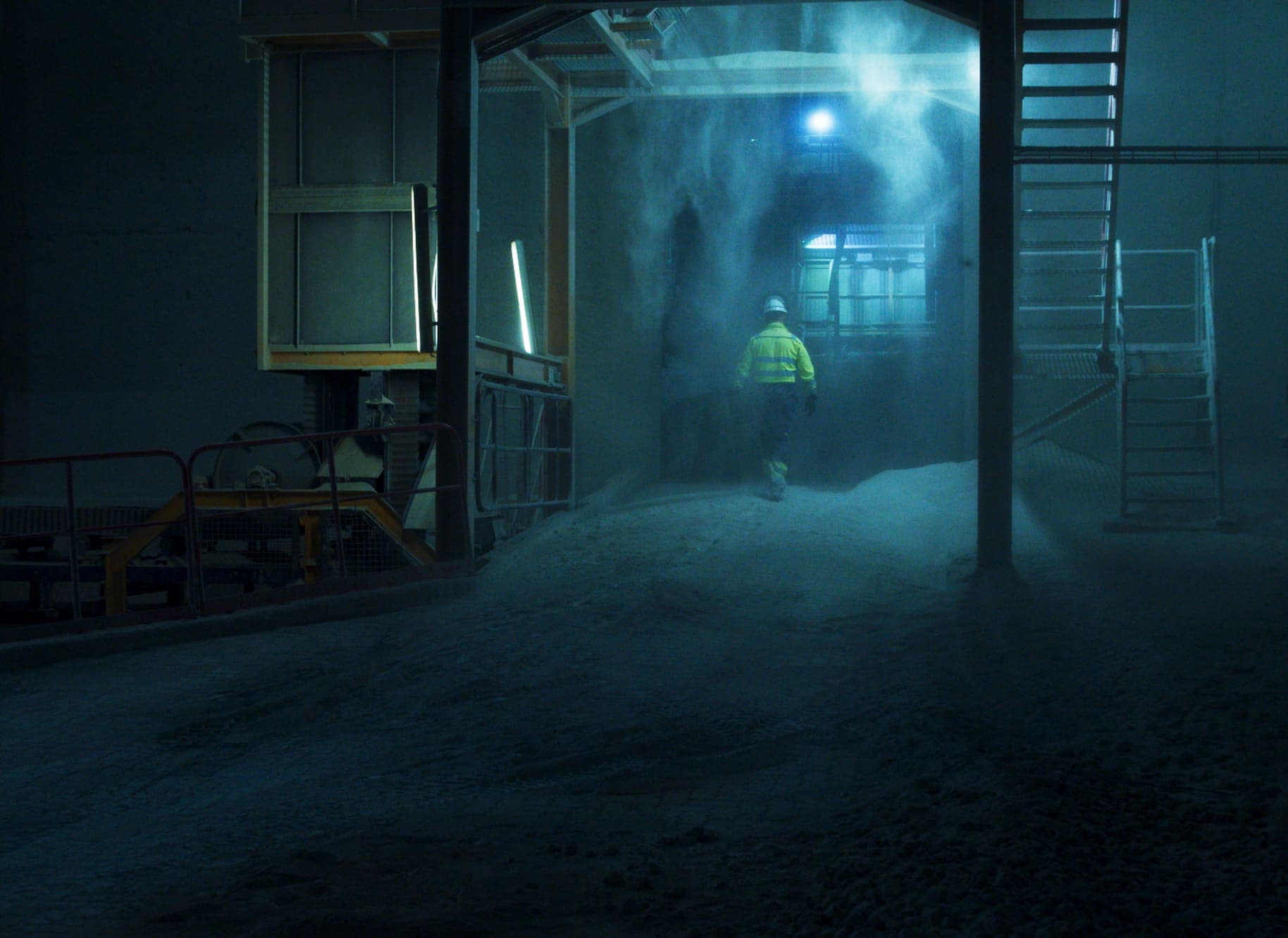 À l'Ombre des Sommets — Still 1